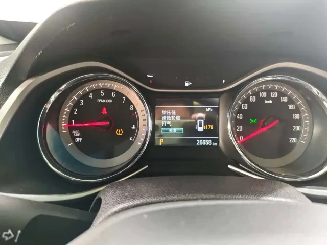 Chevrolet Orlando — Фото автомобиля 8