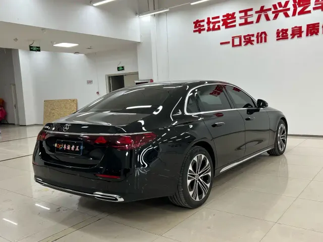Mercedes-Benz E-Class — Фото автомобиля 15