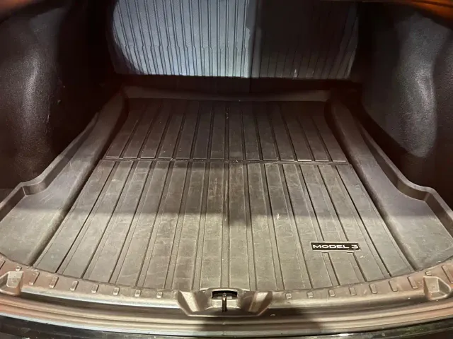 Tesla Model 3 — Фото автомобиля 27