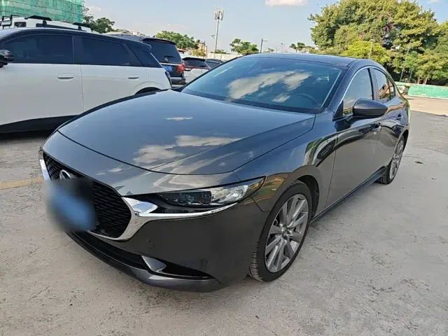 Фотография автомобиля — Mazda Axela