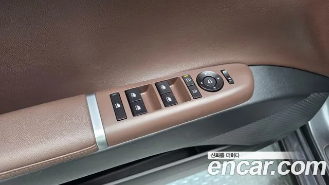 Hyundai Grandeur GN7 — Фото автомобиля 28