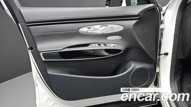 Genesis GV70 — Фото автомобиля 13