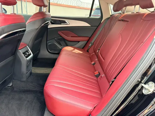 Hongqi H5 — Фото автомобиля 6