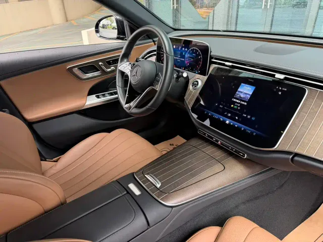 Mercedes-Benz E-Class — Фото автомобиля 7