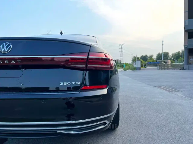 Volkswagen Passat — Фото автомобиля 20