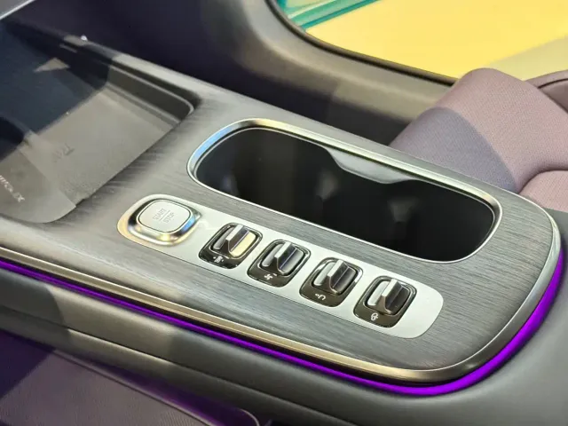 Xiaomi SU7 — Фото автомобиля 11