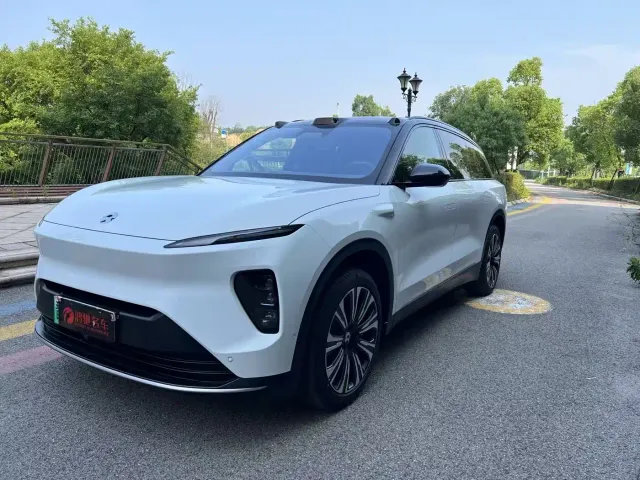 Nio ES8 — Фото автомобиля 3