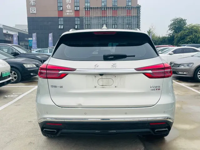 Hongqi HS5 — Фото автомобиля 15