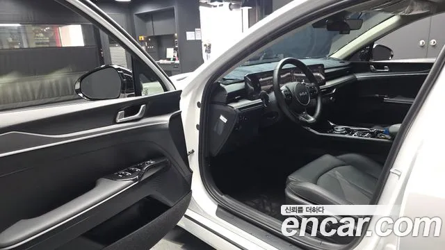 Kia K5 Новый K5 3 поколение 2.0 LPi(Для проката) — Фото автомобиля 10