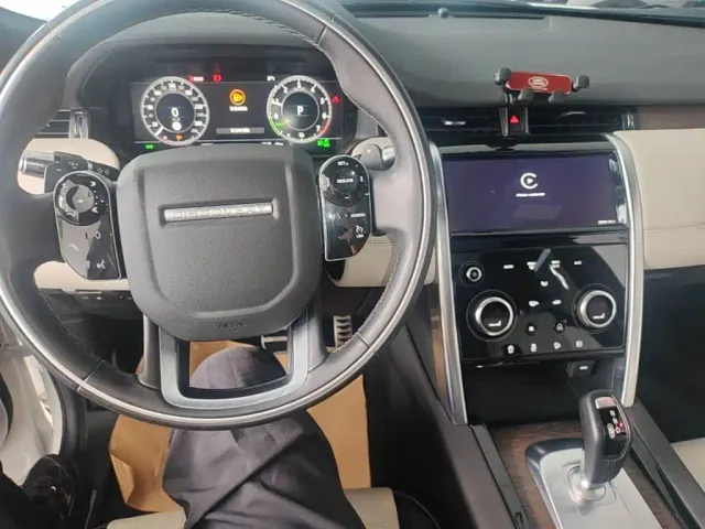 Land Rover Discovery Sport — Фото автомобиля 9