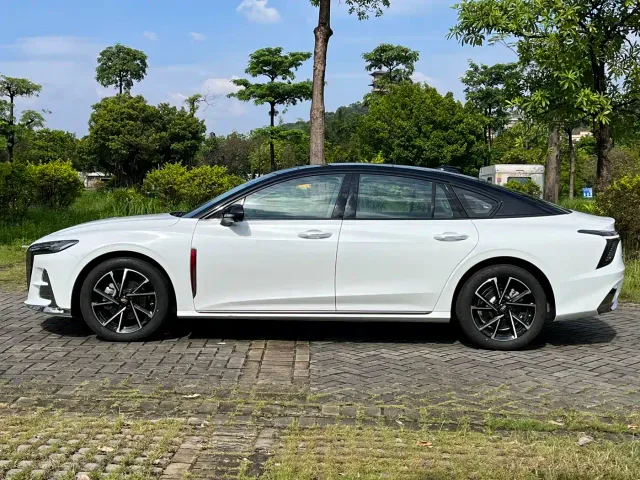 Hongqi H6 — Фото автомобиля 7