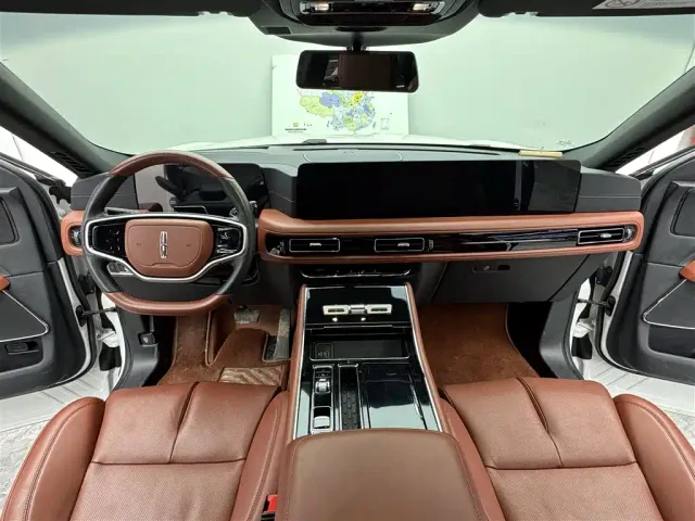 Lincoln Aviator — Фото автомобиля 9