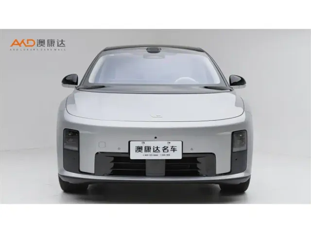 Li Auto i8 — Фото автомобиля 2