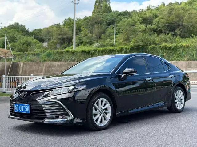 Фотография автомобиля — Toyota Camry