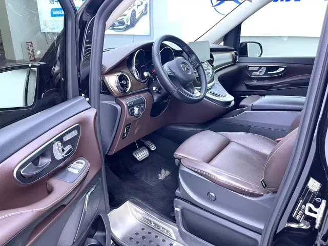 Mercedes-Benz V-Class — Фото автомобиля 4