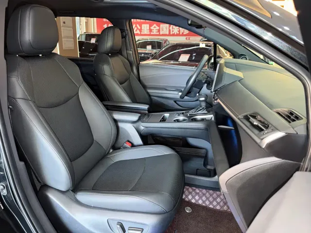 Toyota Sienna — Фото автомобиля 16
