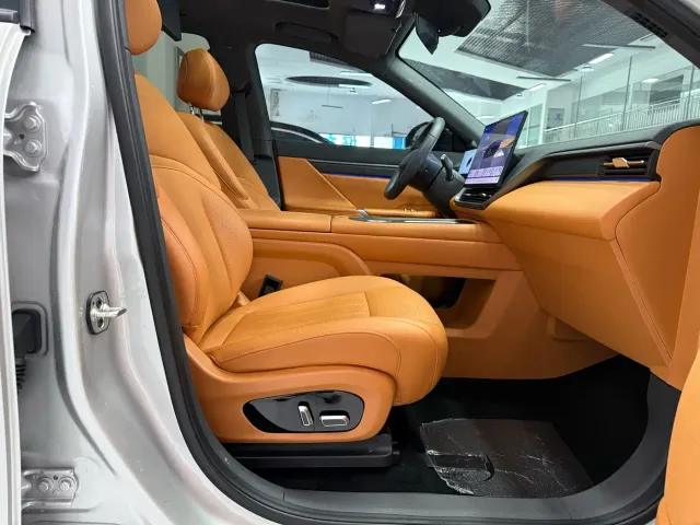Dongfeng eπ 008 — Фото автомобиля 9