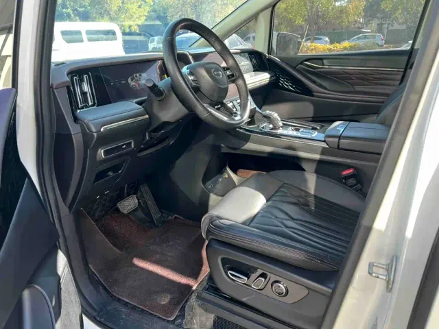 GAC Trumpchi M8 — Фото автомобиля 9