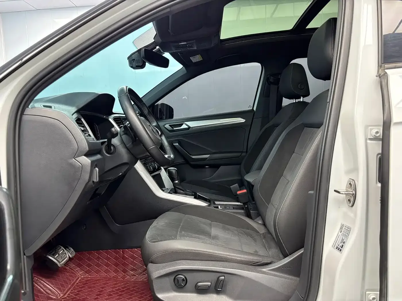 Volkswagen Volkswagen T-ROC 2022 280TSI DSG 2WD R-Line Pro PLUS — Фото автомобиля 4