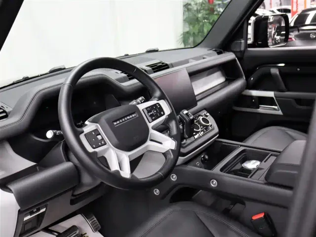 Land Rover Defender — Фото автомобиля 8