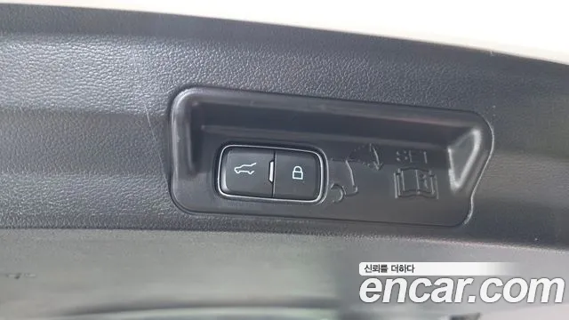 Ford Explorer — Фото автомобиля 16
