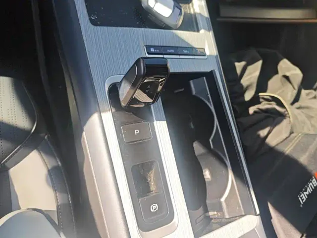 Geely Boyue L — Фото автомобиля 16