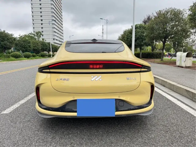 IM Motors L6 — Фото автомобиля 16