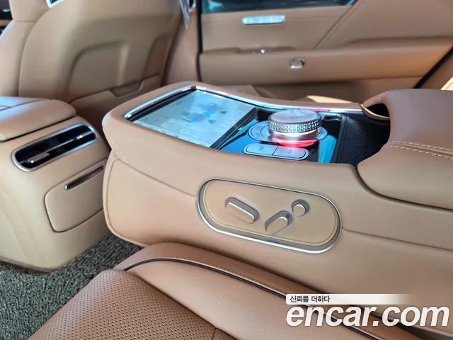 Genesis G90 — Фото автомобиля 17