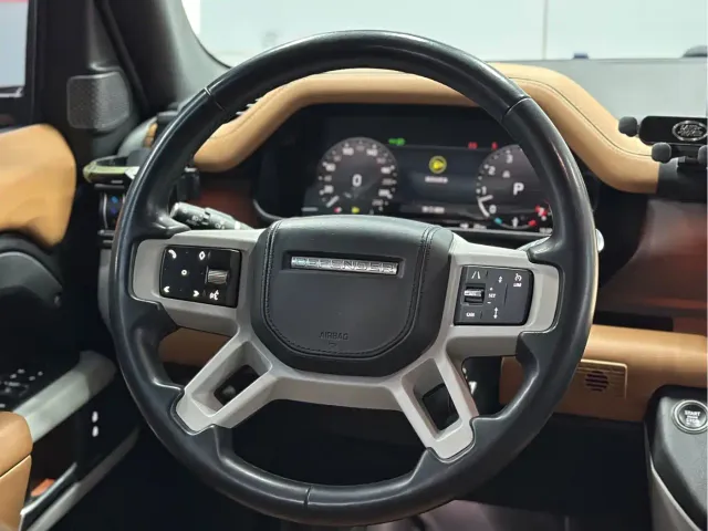 Land Rover Defender — Фото автомобиля 8