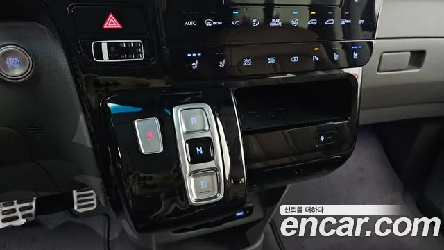 Hyundai Staria Staria Lounge 9 мест — Фото автомобиля 9