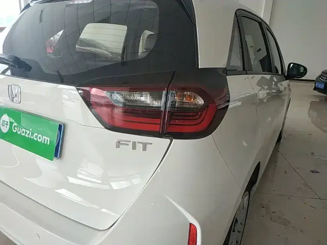 Honda Fit — Фото автомобиля 7