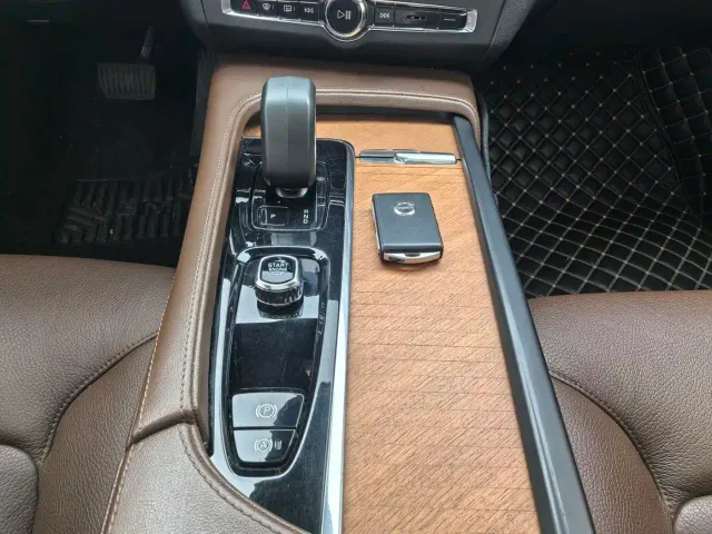 Volvo S90 — Фото автомобиля 13