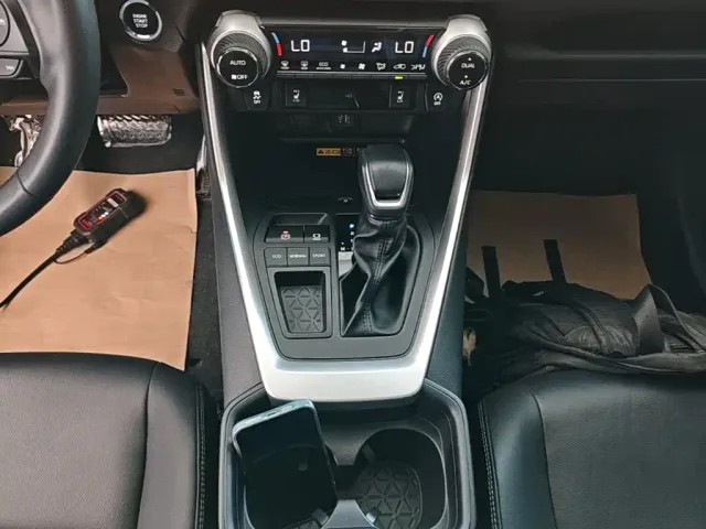 Toyota RAV4 — Фото автомобиля 13