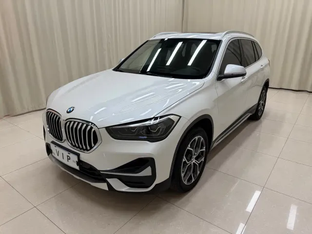 Фотография автомобиля — BMW X1