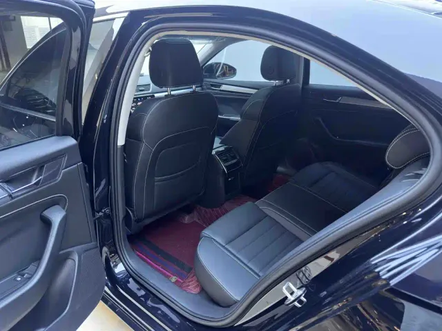 Skoda Superb — Фото автомобиля 10
