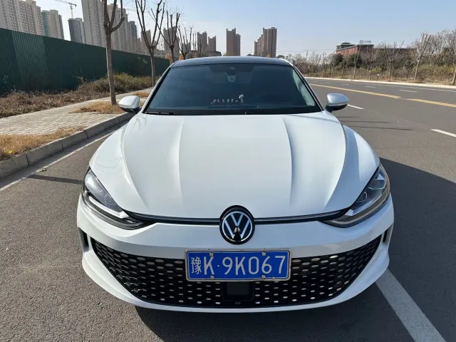 Фотография автомобиля — Volkswagen Lamando