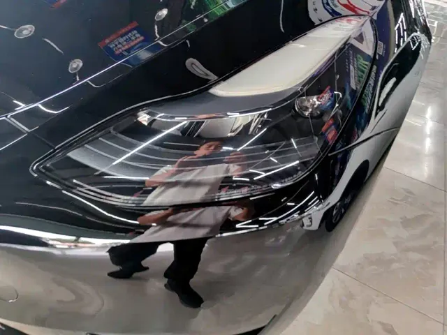 Tesla Model Y — Фото автомобиля 23