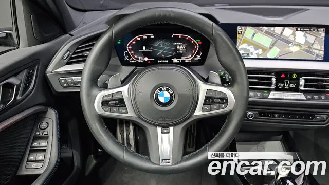 BMW 1 Series F40 — Фото автомобиля 12