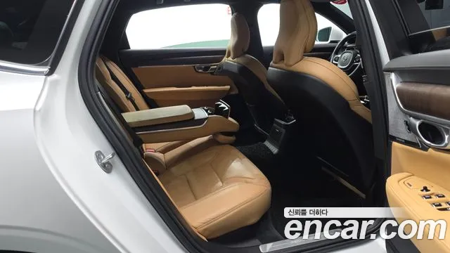 Volvo S90 — Фото автомобиля 12