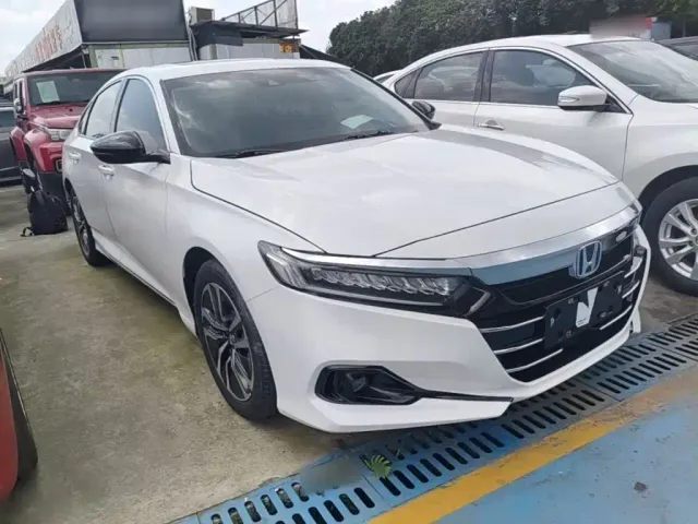 Honda Accord — Фото автомобиля 3