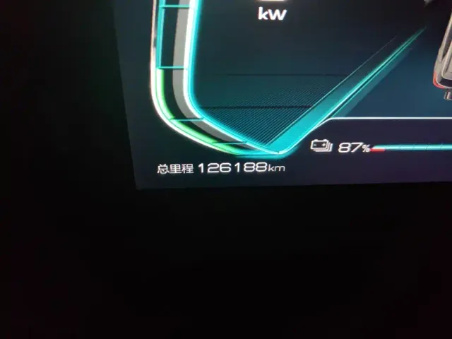 BYD Yuan Pro — Фото автомобиля 8