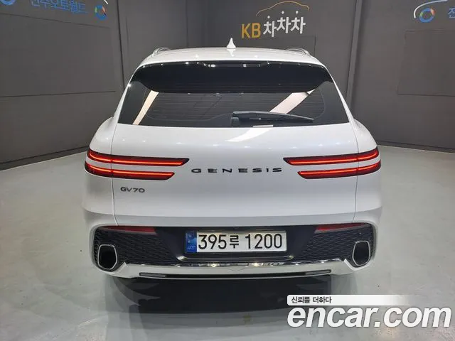 Genesis GV70 — Фото автомобиля 4