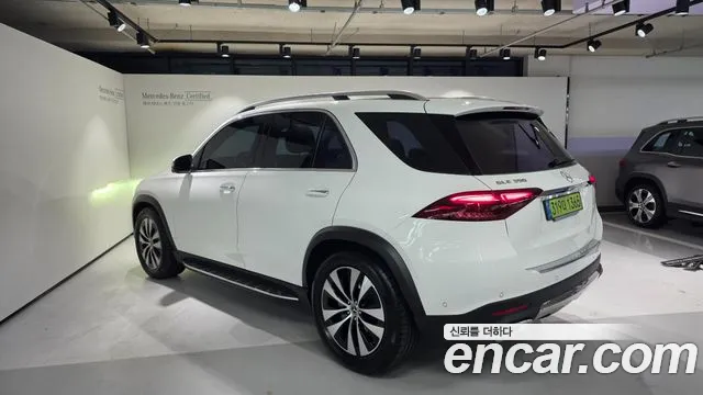 Mercedes-Benz GLE-Class — Фото автомобиля 3