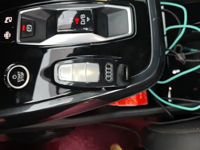Audi Q4 e-tron — Фото автомобиля 8