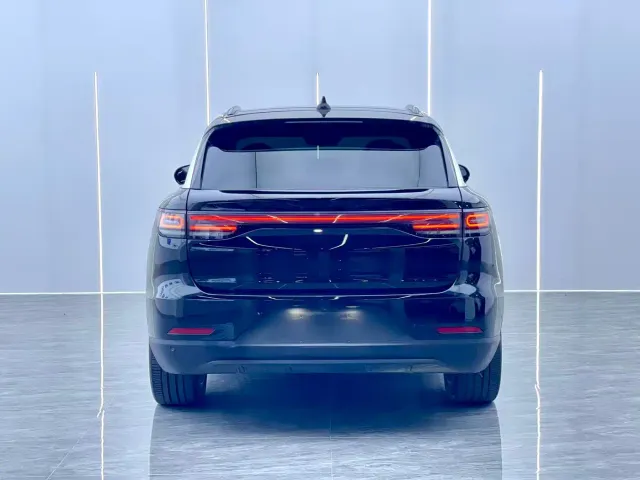 Leapmotor C11 — Фото автомобиля 14