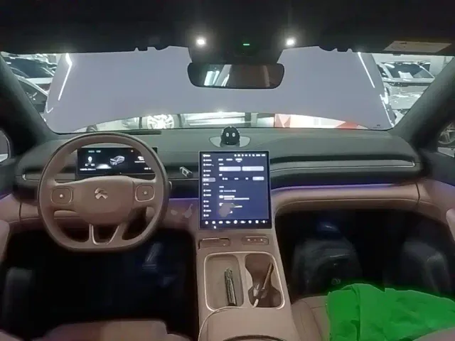 Nio EC6 — Фото автомобиля 9
