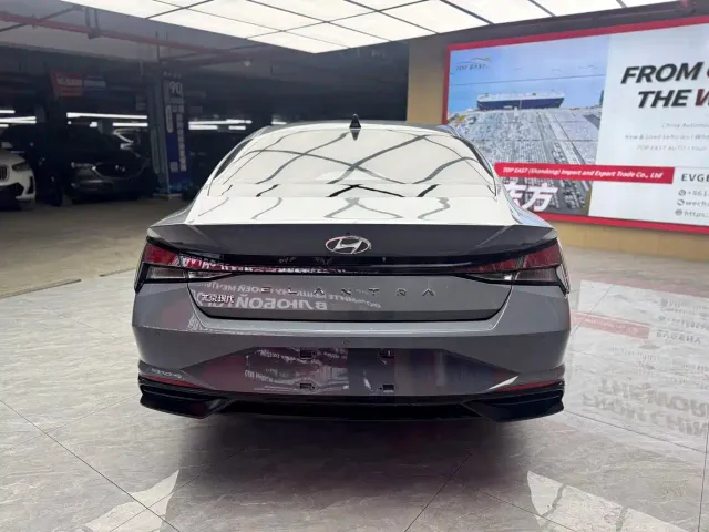 Hyundai Elantra — Фото автомобиля 6