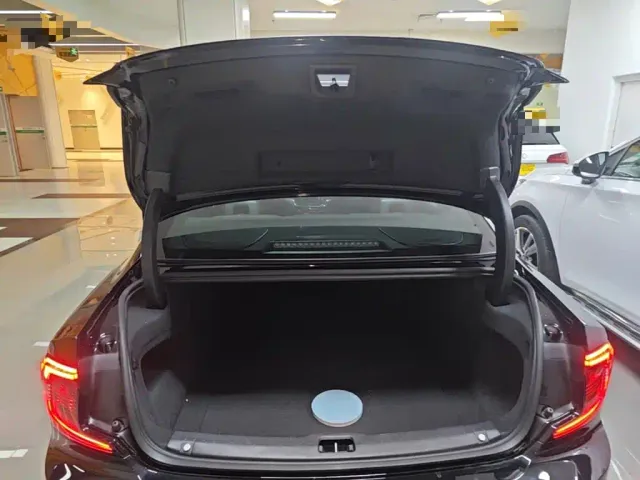 Volvo S90 — Фото автомобиля 18