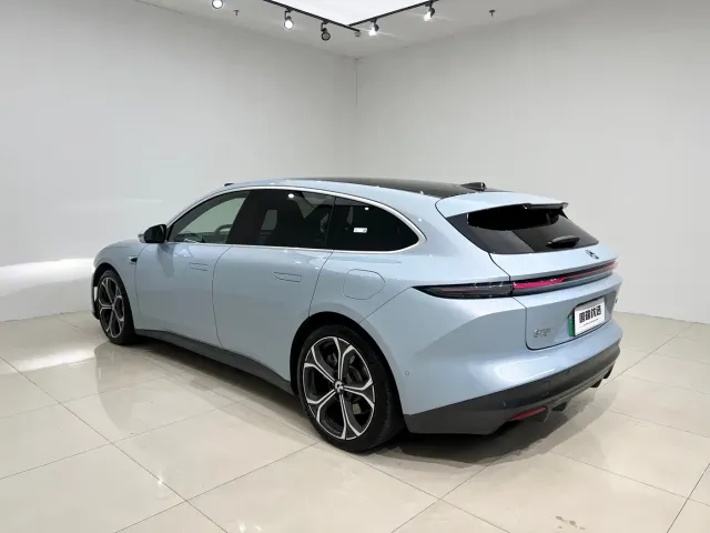 Nio ET5 Touring — Фото автомобиля 4