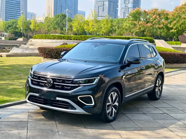 Фотография автомобиля — Volkswagen Tayron